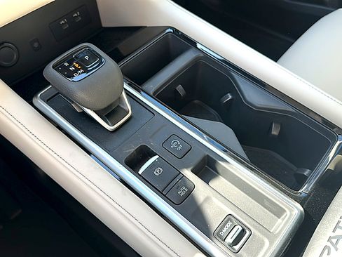 New 2026 Nissan Pathfinder SL image 24