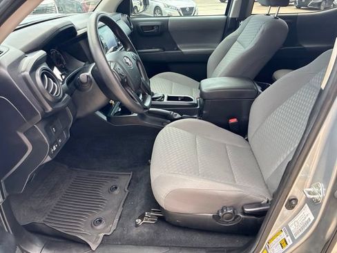 Used 2022 Toyota Tacoma SR w/ SR Convenience Package RWD image 17
