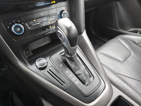 Used 2016 Ford Focus SE w/ Equipment Group 201A image 24