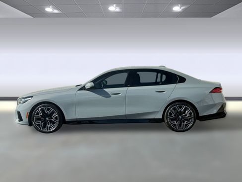 Used 2025 BMW 530i 530i w/ M Sport Package image 2