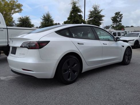 Used 2022 Tesla Model 3 Long Range AWD/4WD image 3