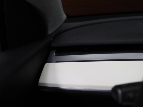 Used 2021 Tesla Model Y Long Range image 45