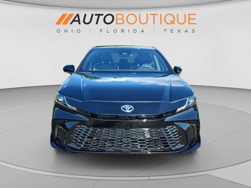 Used 2026 Toyota Camry SE FWD image 8