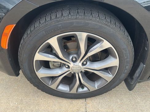 Used 2017 Chrysler Pacifica Limited FWD image 14