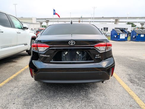 Used 2026 Toyota Corolla LE FWD image 9