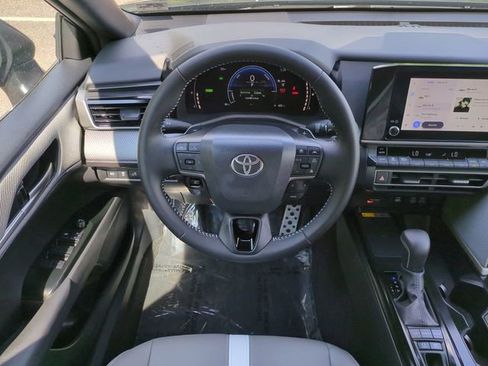 Used 2026 Toyota Camry SE w/ Convenience Package image 15