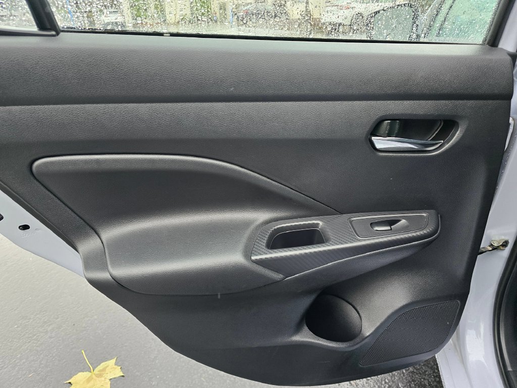 Used 2024 Nissan Versa SV FWD image 8