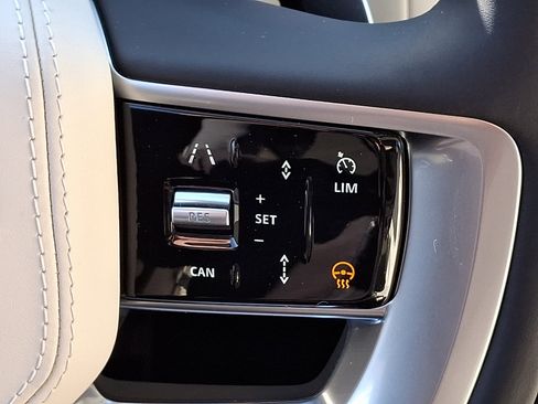 New 2026 Land Rover Range Rover SE image 21