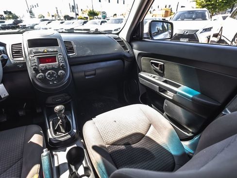 Used 2012 Kia Soul FWD image 15
