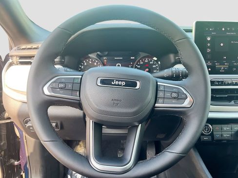 Used 2024 Jeep Compass Limited image 11