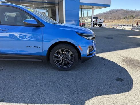 Used 2024 Chevrolet Equinox RS w/ RS Leather Package image 2