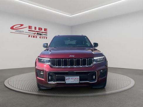 Used 2023 Jeep Grand Cherokee Overland w/ Luxury Tech Group IV AWD/4WD image 13