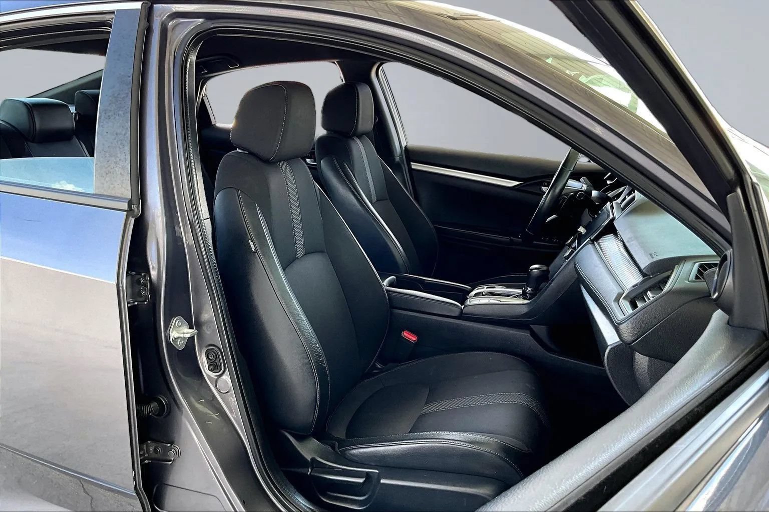 Used 2021 Honda Civic Sport image 25