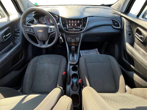 Used 2021 Chevrolet Trax LS w/ Tint and Cruise Package image 11