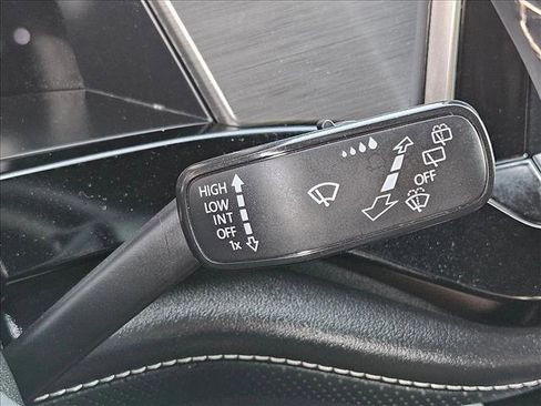 Used 2024 Volkswagen Atlas Cross Sport SE FWD image 16