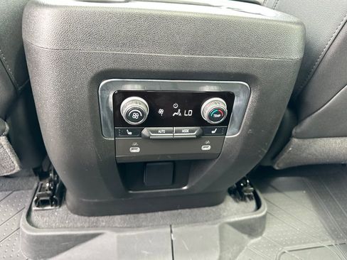 Used 2023 Chevrolet Suburban High Country AWD/4WD image 26