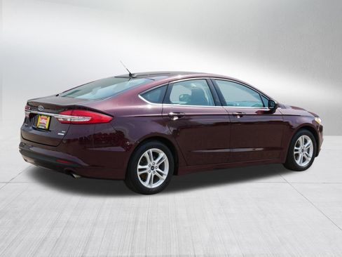 Used 2018 Ford Fusion SE w/ Fusion SE Technology Package FWD image 7