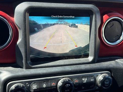 Used 2022 Jeep Wrangler Unlimited Rubicon w/ LED Lighting Group image 22