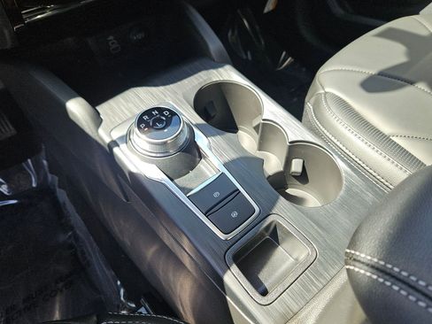 New 2025 Ford Escape SE w/ PHEV Premium Package image 10