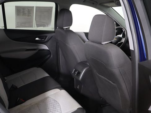 Used 2022 Chevrolet Equinox LS w/ LS Convenience Package image 24