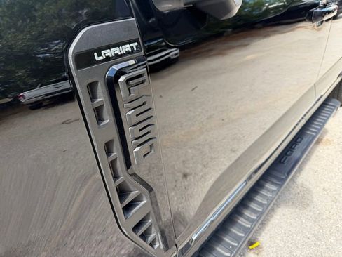 Used 2025 Ford F250 Lariat w/ Black Appearance Package AWD/4WD image 12