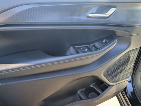 Used 2023 Jeep Grand Cherokee Altitude image 16