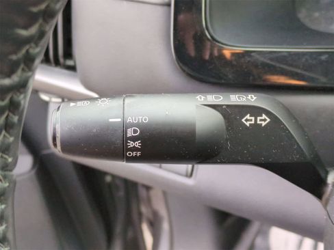 Used 2023 Nissan Pathfinder SL image 25