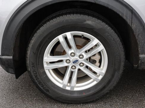 Certified 2023 Ford Explorer XLT image 11