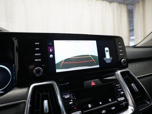 Certified 2023 Kia Sorento SX image 20