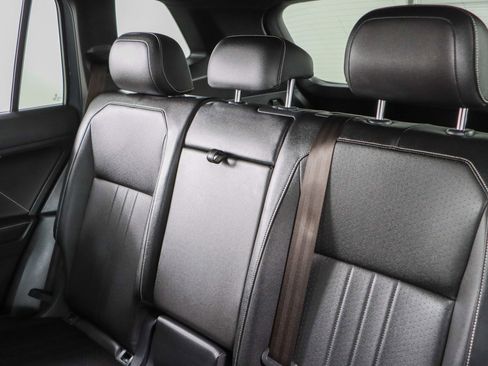 Used 2022 Volkswagen Tiguan SE R-Line image 25