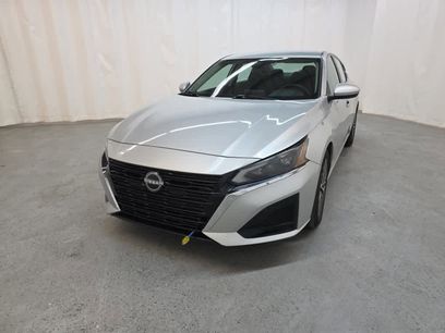 Used 2023 Nissan Altima 2.5 SV