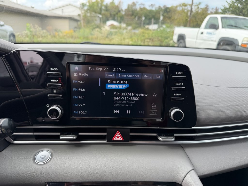 Used 2021 Hyundai Elantra SEL w/ Convenience + Premium Package FWD image 17