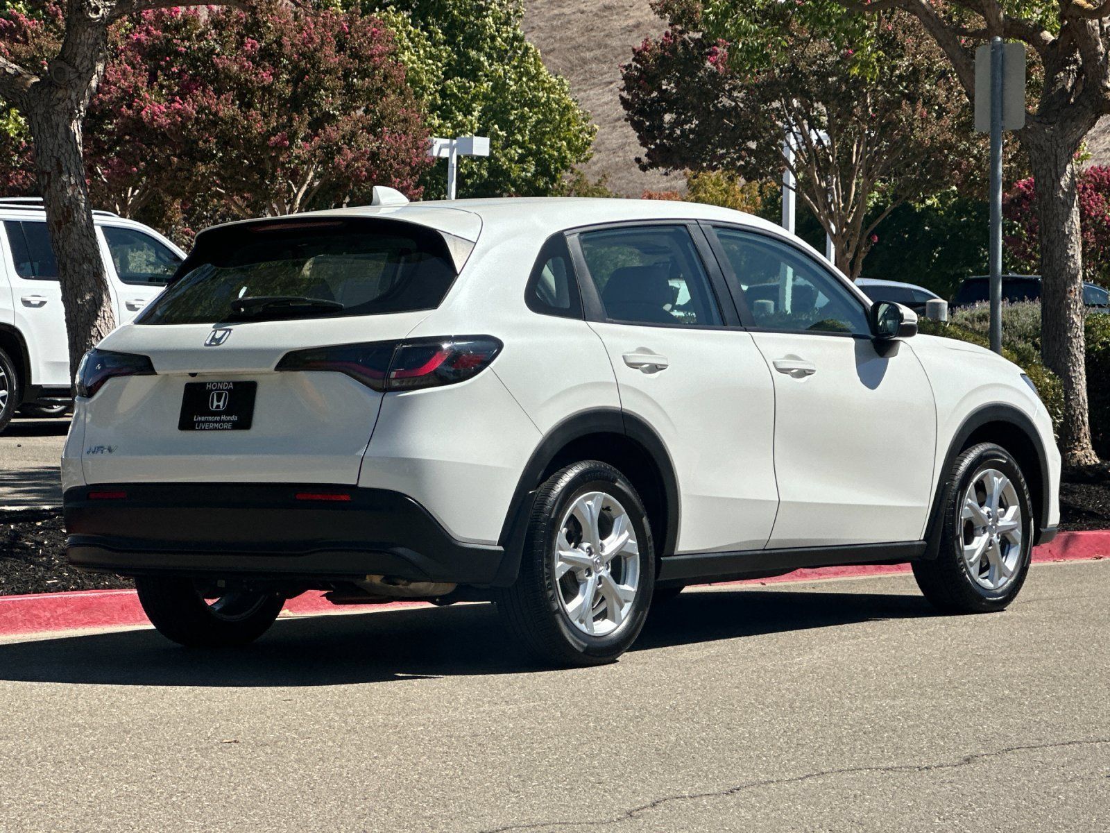 Used 2023 Honda HR-V LX image 6