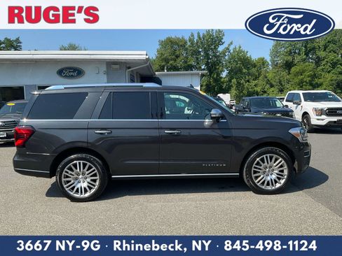 Used 2023 Ford Expedition Platinum AWD/4WD image 2