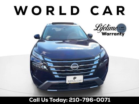 Used 2024 Nissan Rogue SL w/ SL Premium Package image 3