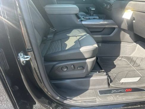 New 2026 Chevrolet Silverado 1500 ZR2 w/ LPO, Dark Essentials Package AWD/4WD image 33