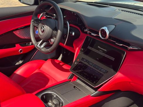 Used 2024 Maserati GranCabrio Trofeo image 42