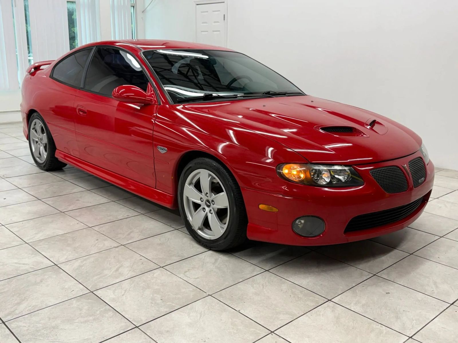 Used 2005 Pontiac GTO RWD image 1