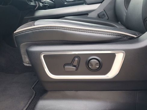 Used 2026 RAM 1500 Laramie AWD/4WD image 16