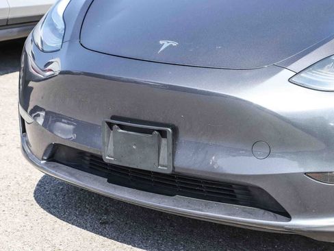 Used 2021 Tesla Model Y Long Range image 8