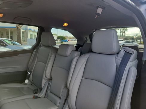 Certified 2023 Honda Odyssey Touring image 17