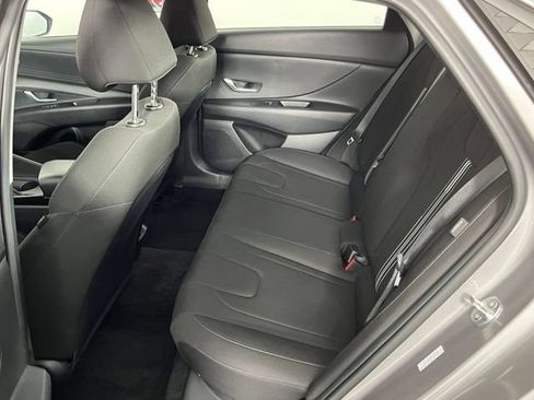 Used 2024 Hyundai Elantra SEL FWD image 25