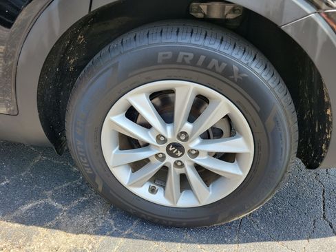 Used 2020 Kia Sorento L FWD image 26