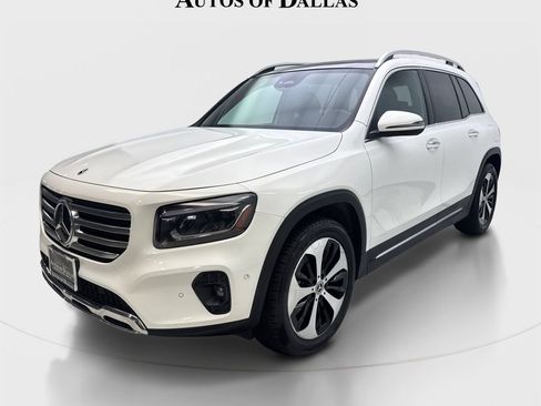 Used 2025 Mercedes-Benz GLB 250 w/ Exclusive Package image 2