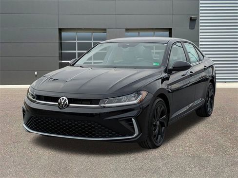 New 2026 Volkswagen Jetta SE image 3