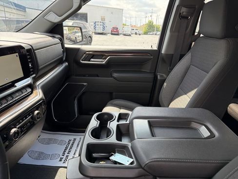 Used 2023 Chevrolet Silverado 1500 LT AWD/4WD image 11