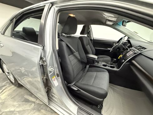 Used 2017 Toyota Camry LE image 20