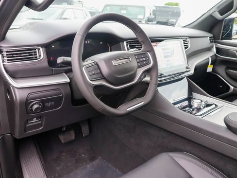 New 2026 Jeep Grand Wagoneer L Limited AWD/4WD image 3
