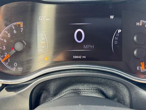 Used 2018 Jeep Grand Cherokee Altitude AWD/4WD image 26