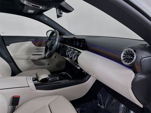 Certified 2023 Mercedes-Benz CLA 250 image 29